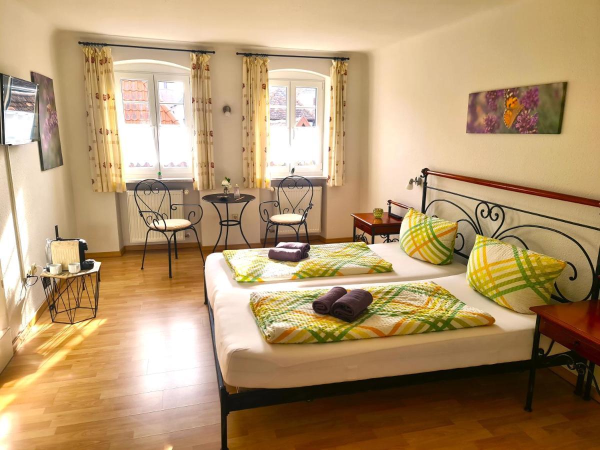 Gaestehaus Zum Weinbauer Rhodt unter Rietburg Luaran gambar