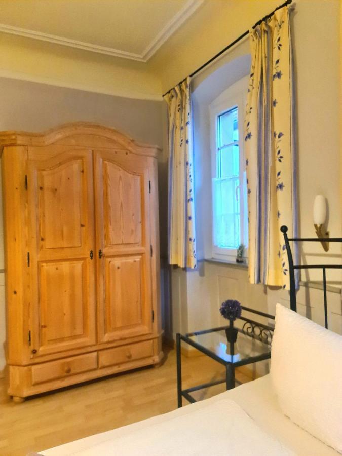 Gaestehaus Zum Weinbauer Rhodt unter Rietburg Luaran gambar
